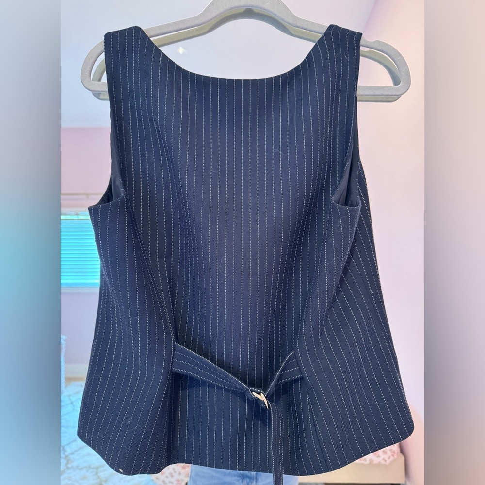 Abercrombie & Fitch Mara Tailored Vest. Square neck top. Navy pinstripe. - Picture 5 of 6